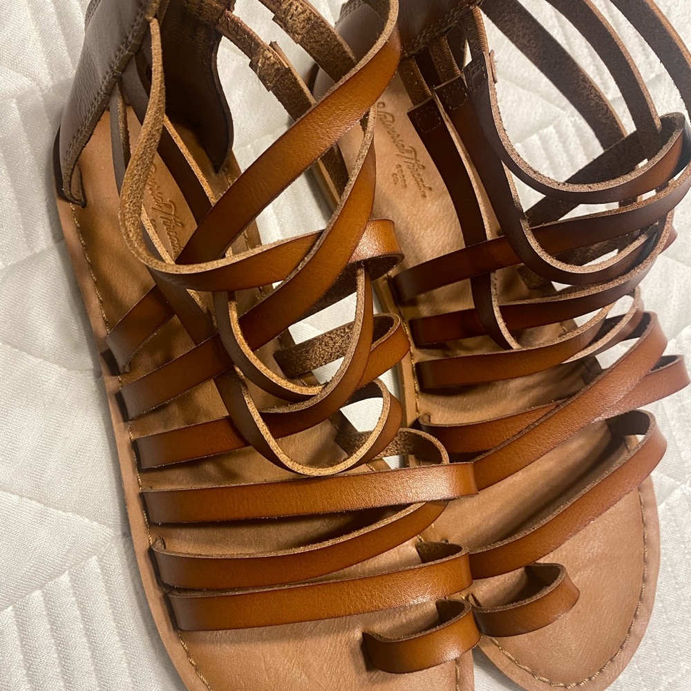 Size 8 Sandals brown worn once